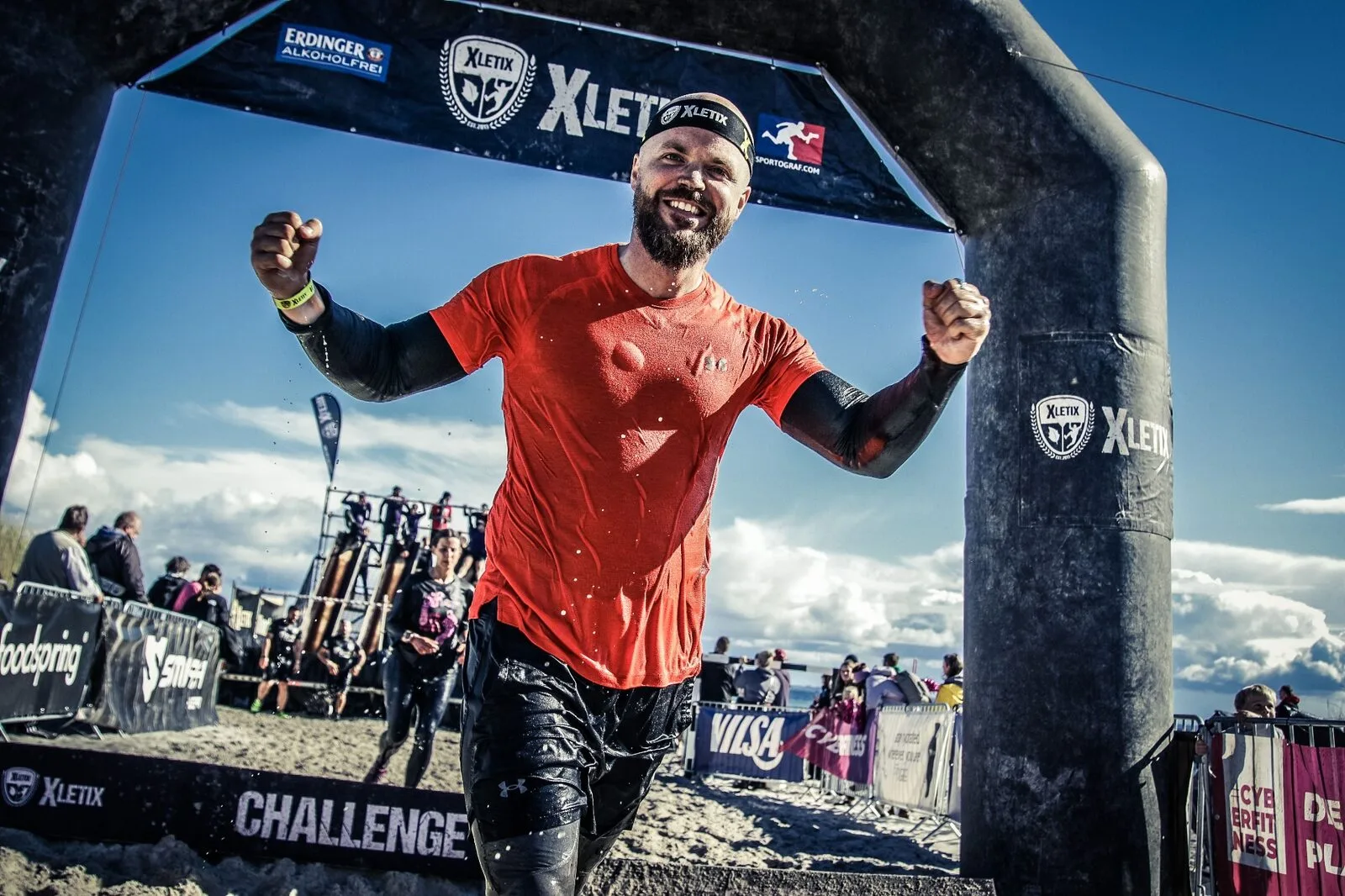 Dennis Nenner beim XLETIX Challenge Hindernislauf